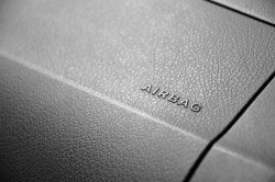 Que faire quand le voyant airbag s’allume sur Peugeot 206 ?